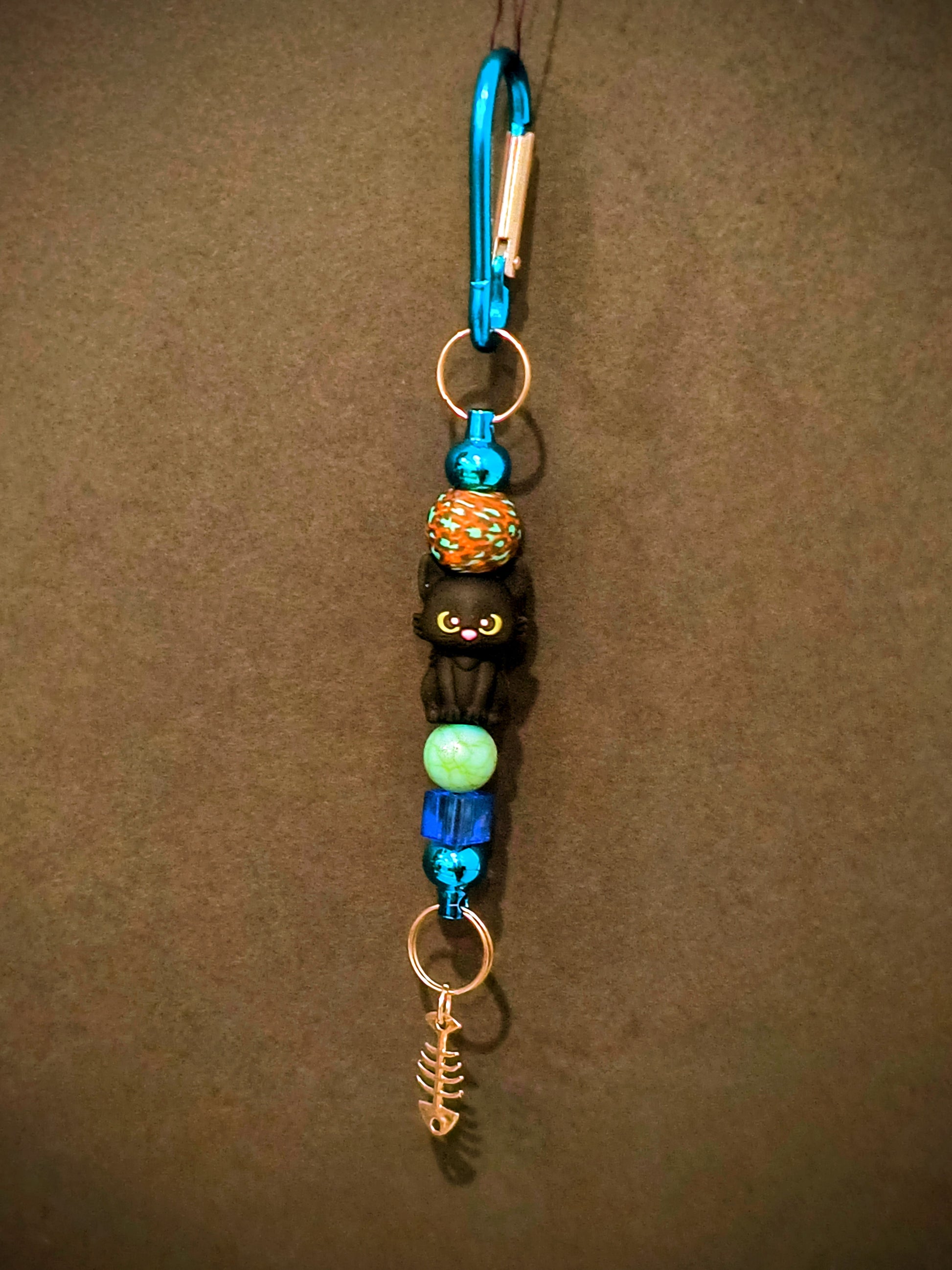 This Cute Decorative Beaded Keychain Will Brighten Up Your Drive. It Can Always Help You Find Your Keys With All The Pretty Glass And Acrylic Beads. 
Dimensions .6.5" x 1.5" x .5". Weight 0.53 Oz.