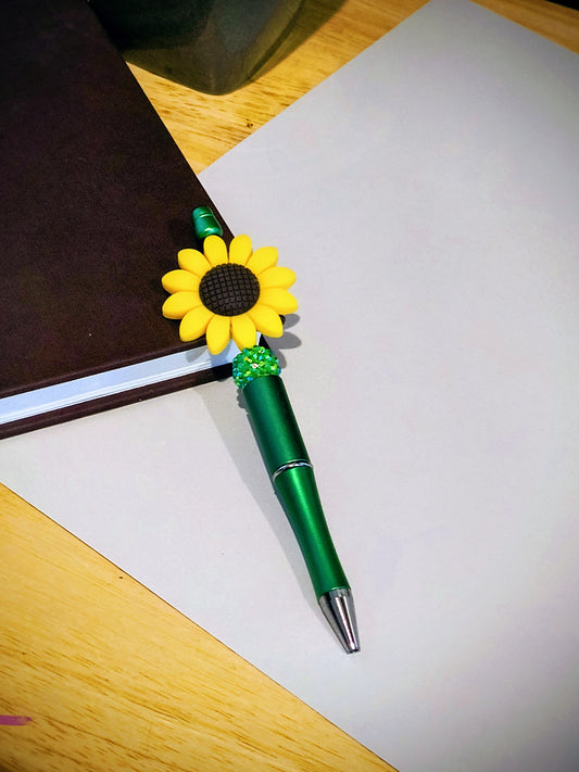 Be the talk of the office with these wonderful colorful fun pens. Each pen comes with extra ink cartridge. Sunflower with Lime Green Glitter Pen. 
Dimensions 5.75" x .5" x 1.5". Weight.46 Oz