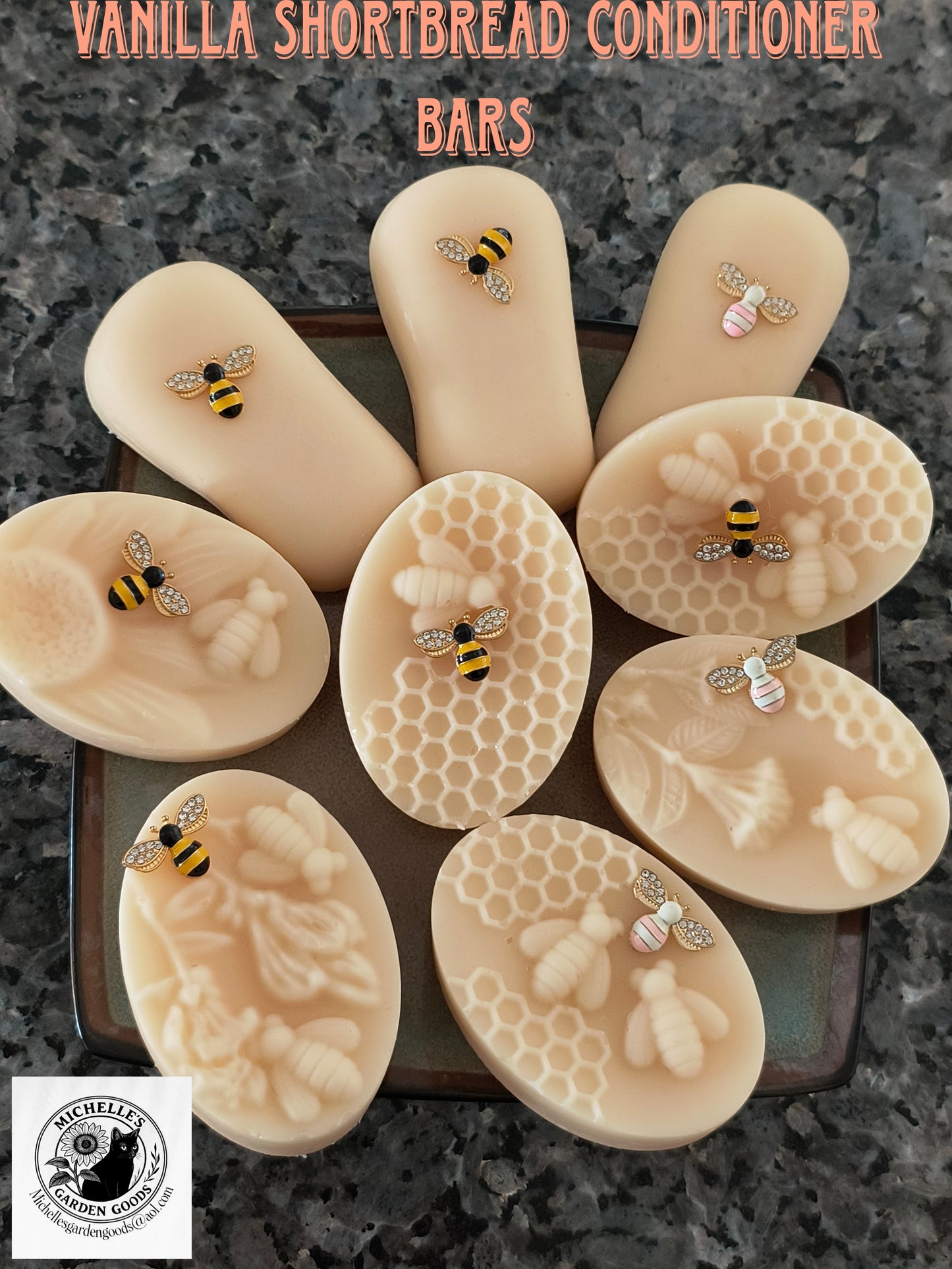 Vanilla Shortbread Conditioner Bar
Ingredients: Sunflower petals infused with Sunflower oil. Shea Butter. Cocoa Butter. Vanilla Shortbread Fragrance. Gold Mica powder.
Dimensions Height 1" x Width 2.25" x Length 3.5". Weight 2.90 Oz.