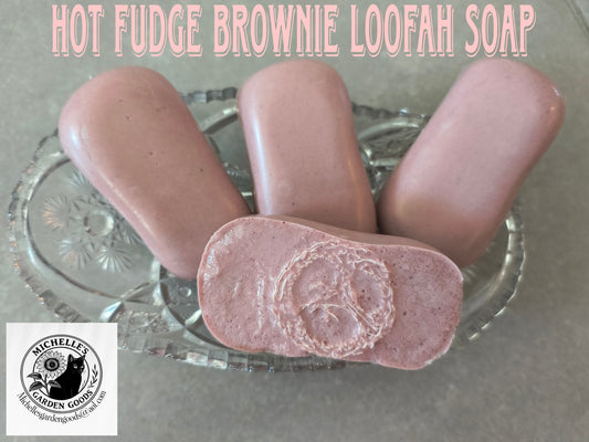 Ingredients: Sunflower Petals Infused with Sunflower Oil. Shea Butter. Cocoa Butter. Hot Fudge Brownie scent. Dead Sea mud. Brown Mica Powder. 
Small loofah Inside of the soap for exfoliating. 
Moisturizing, Cleansing and Exfoliating. 
Dimensions H 1" x L 3.75" x W 2". Weight 3.20 Oz.