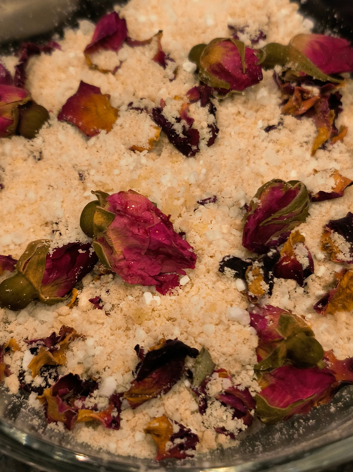 Lavender Milk Bath with Muslin Bag
Feel like Cleopatra herself with this wonderful soak. Ingredients to help your aches and pains like Magnesium Flakes and Salts, ingredients to Moisturize Your Skin like Jojoba oil, Lavender scent to calm the senses.
Add to the Muslin Bag then to the bath. Empty Muslin Bag after use and wash with Soap and Water. Or add directly to the bath and use a hand held strainer to get all the flowers out before draining so you don't clog your drain.
Ingredients: Epsom salt, Magn