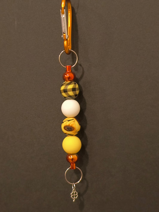 This Cute Decorative Beaded Keychain Will Brighten Up Your Drive. It Can Always Help You Find Your Keys With All The Pretty Glass And Acrylic Beads.

Dimensions .6.5" x 1.5" x .5". Weight 0.53 Oz.