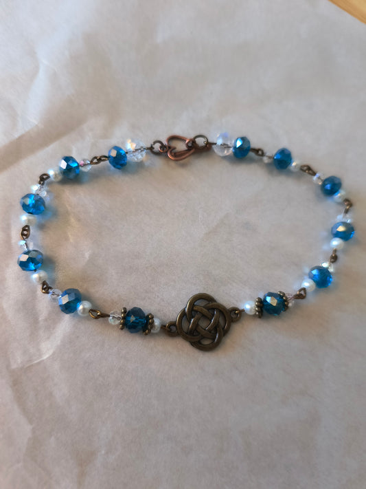 Blue Glass Beads with Pearls Combined with A Trinity Knot Anklet